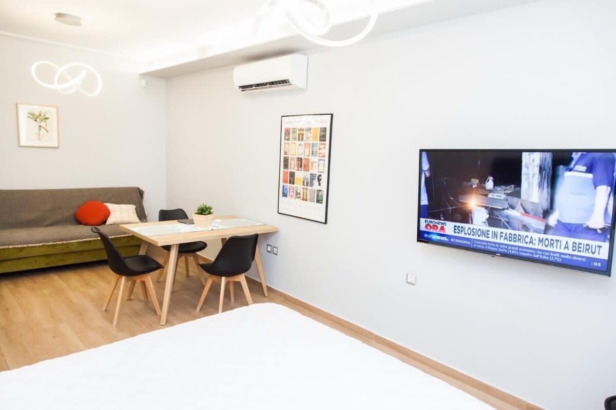 Contemporary And Chic Apartment In Central Atenas Exterior foto